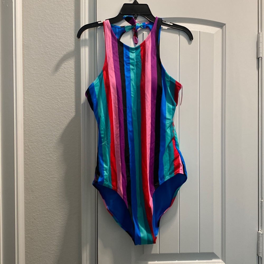 Old navy one piece swimsuit